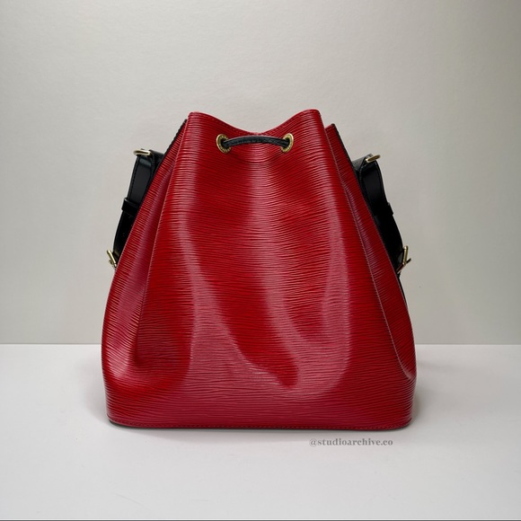 LV Epi Petit Noé in Red/Black - Picture 2 of 9